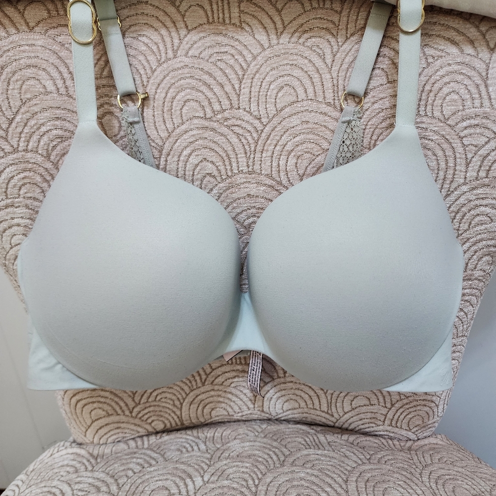Victorias Secret Incredible Convertible Bra